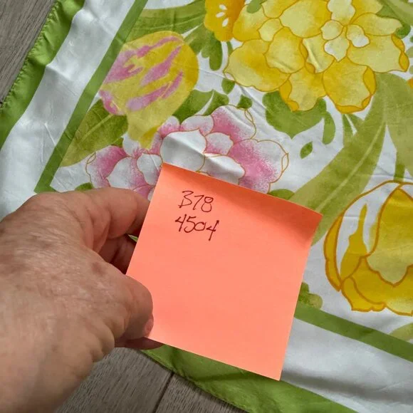 AVON SM Kent Women's Scarf Yellow Green Floral Square Water Repellent Vintage - Picture 6 of 6